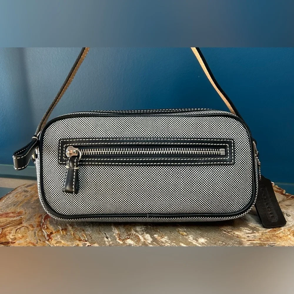 Vintage COACH East West Slim Black and White Camera Crossbody 4445 - Picture 3 of 17